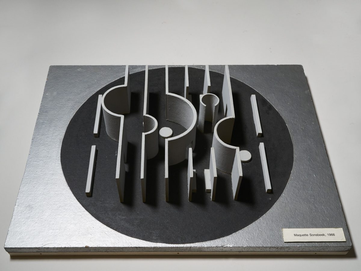 Van Eyck Sculptuur Paviljoen Sonsbeek 1965 2