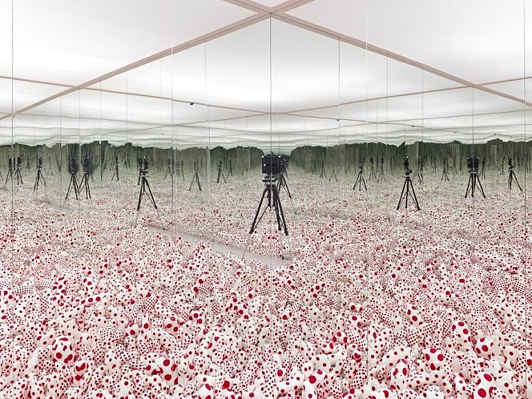 Kusama Infinity Mirror Room
