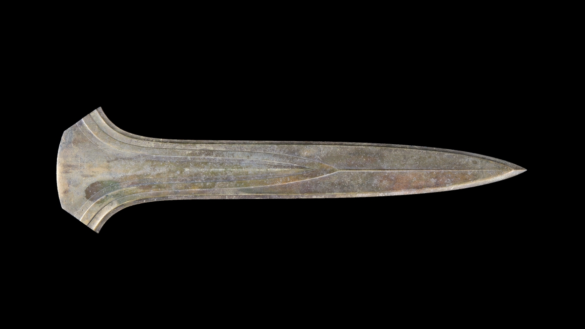 Zwaard van Ommerschans liggend meer achtergrond